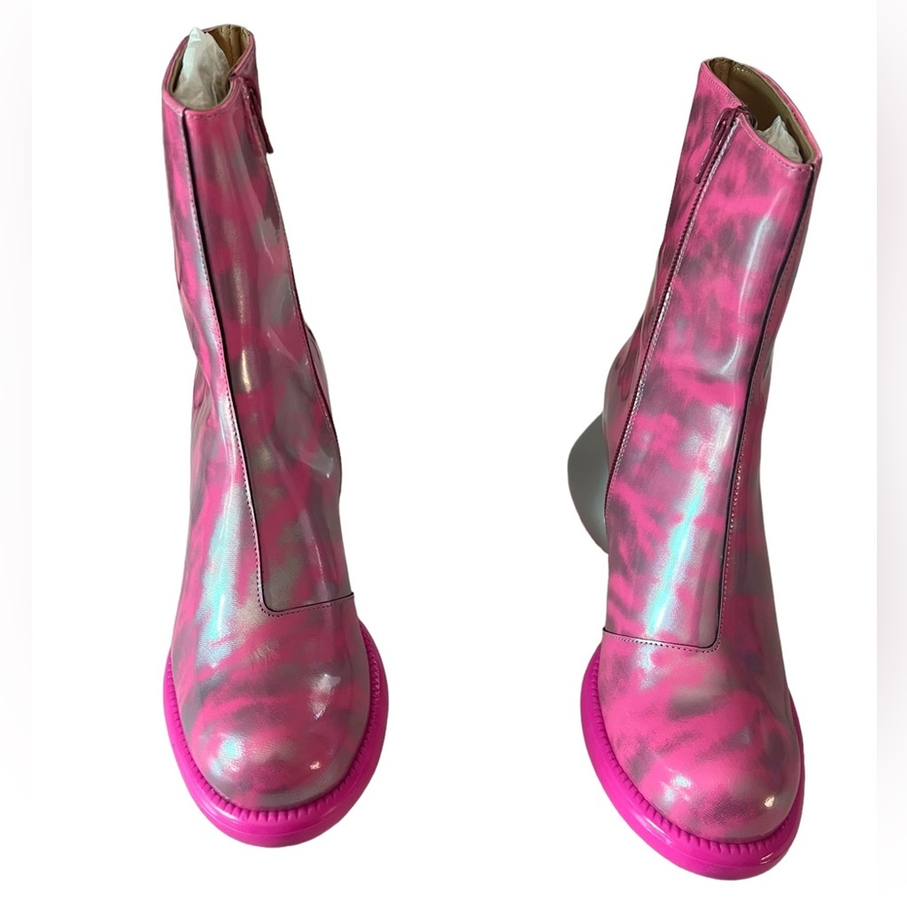 Booties Beautifully glossy patent leather boots reaches mid-calf w/silver heels